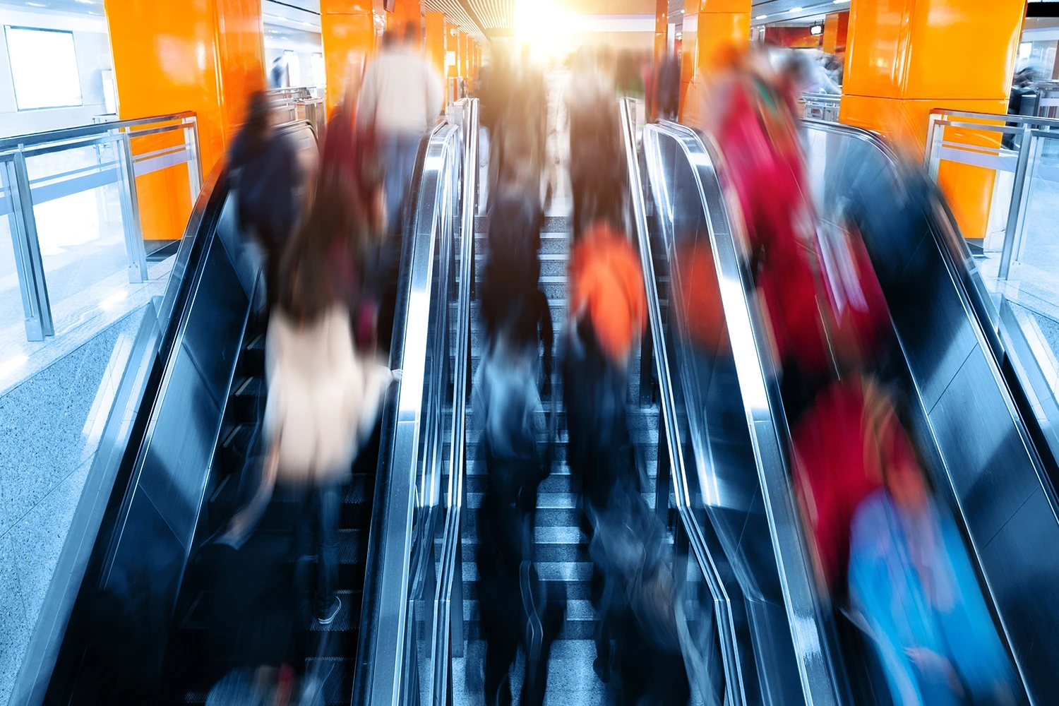 List Image / Messaging / Travel / Scale with confidence