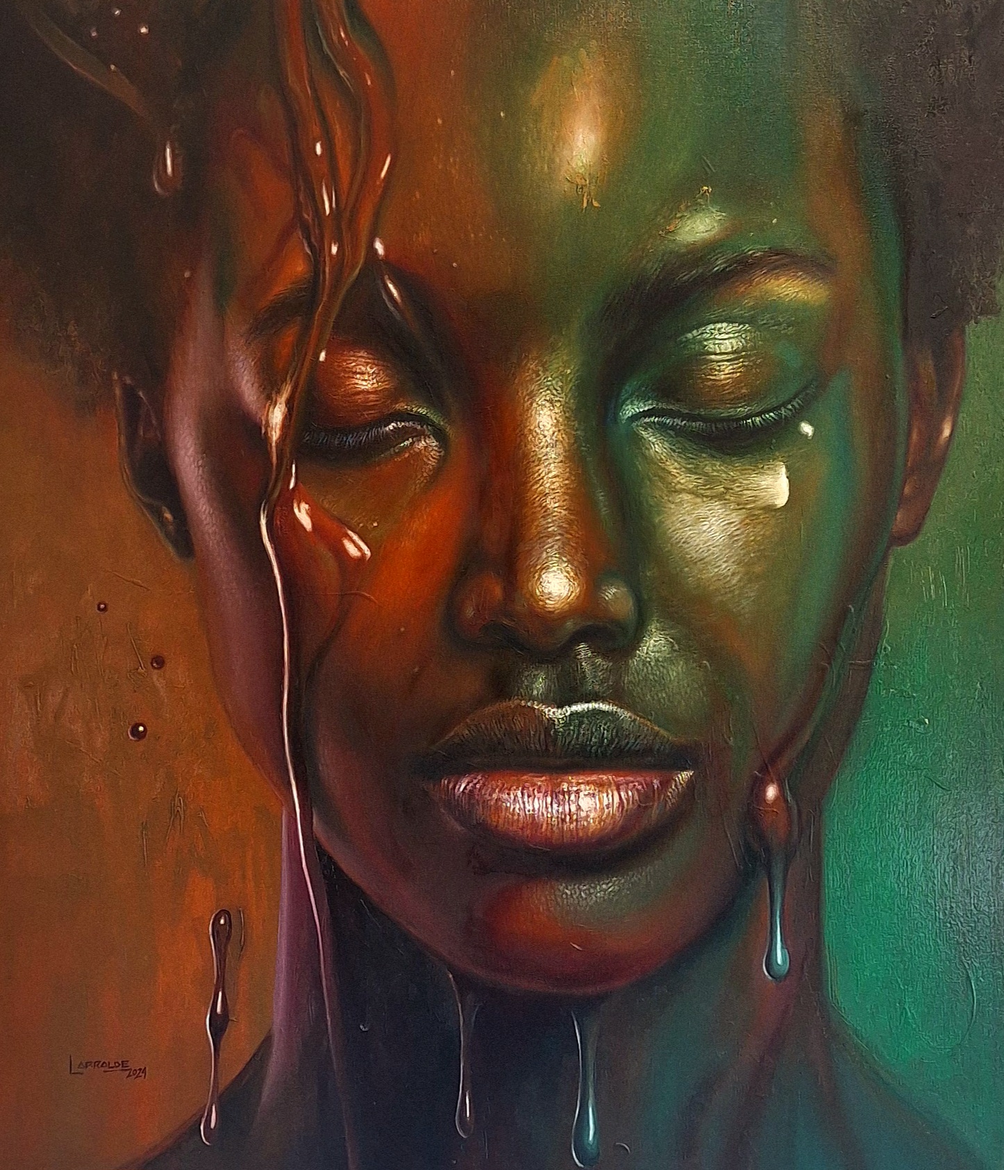 Rostro sereno con ojos cerrados y gotas oscuras sobre un fondo verde y ocre.