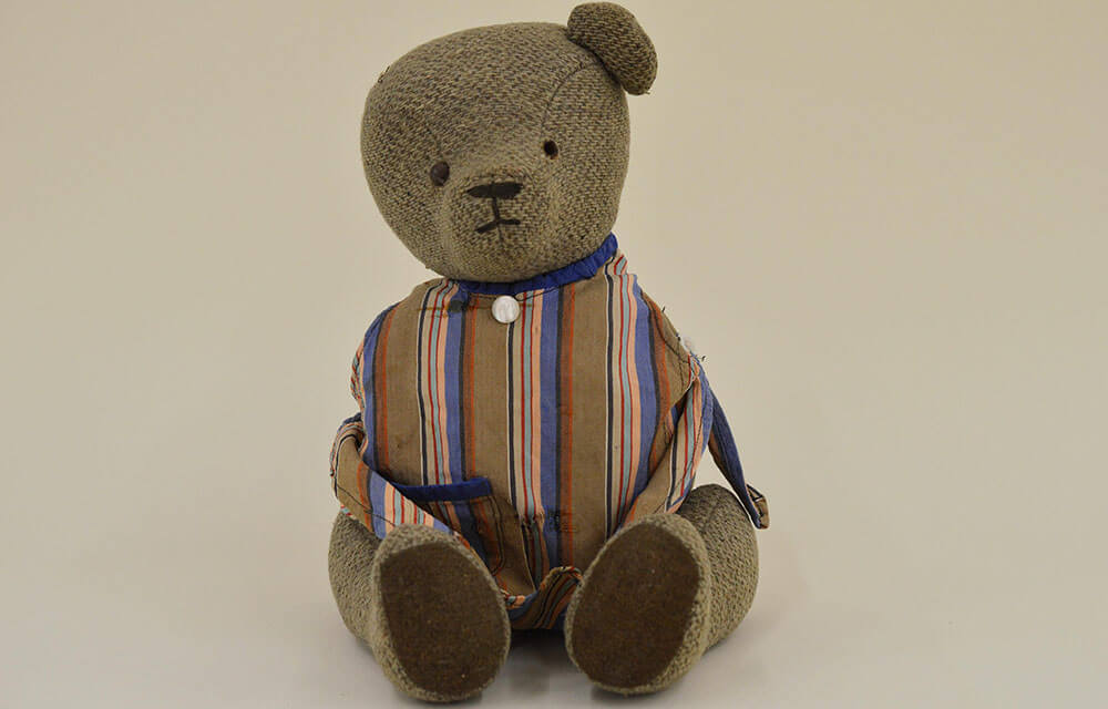 Sitzender Teddybär