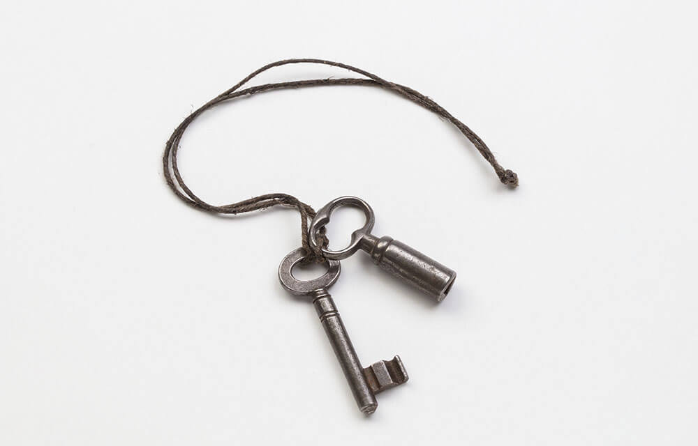Schlüssel mit Band