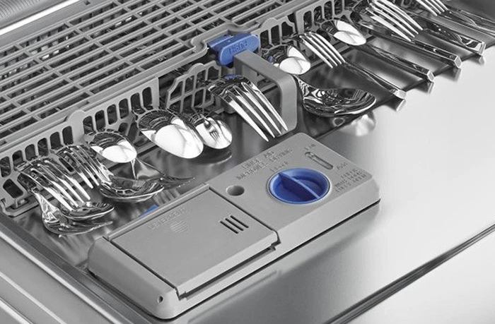 Clean dishwasher utensils and cutlery after dish cycle