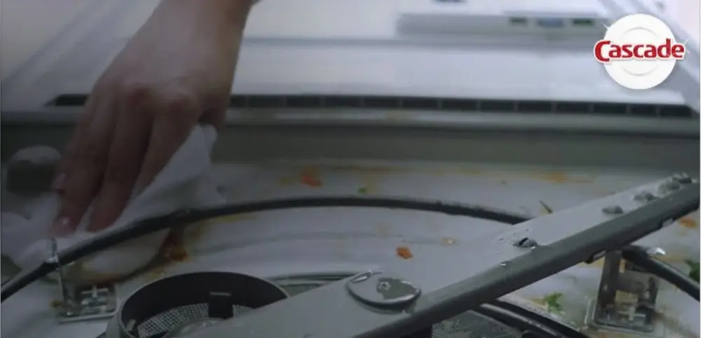 Cleaning dirty soils at bottom of dishwasher