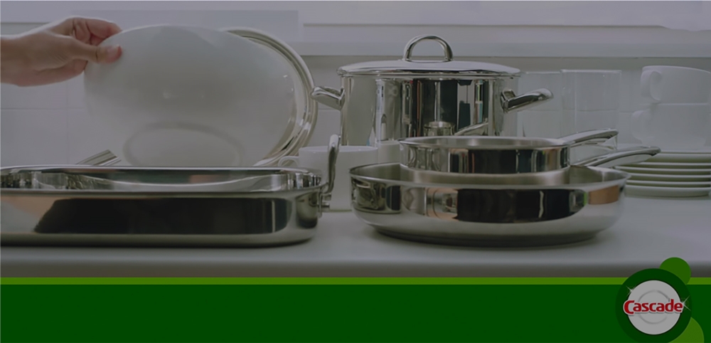 Clean stainless steel cookware