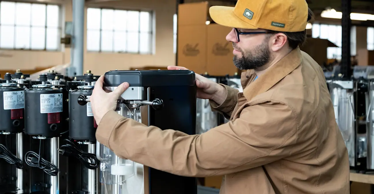 Craft beer nouvelle norme: l’emballage emporter fait différence pour garder petites brasseries ouvertes Mousse bière