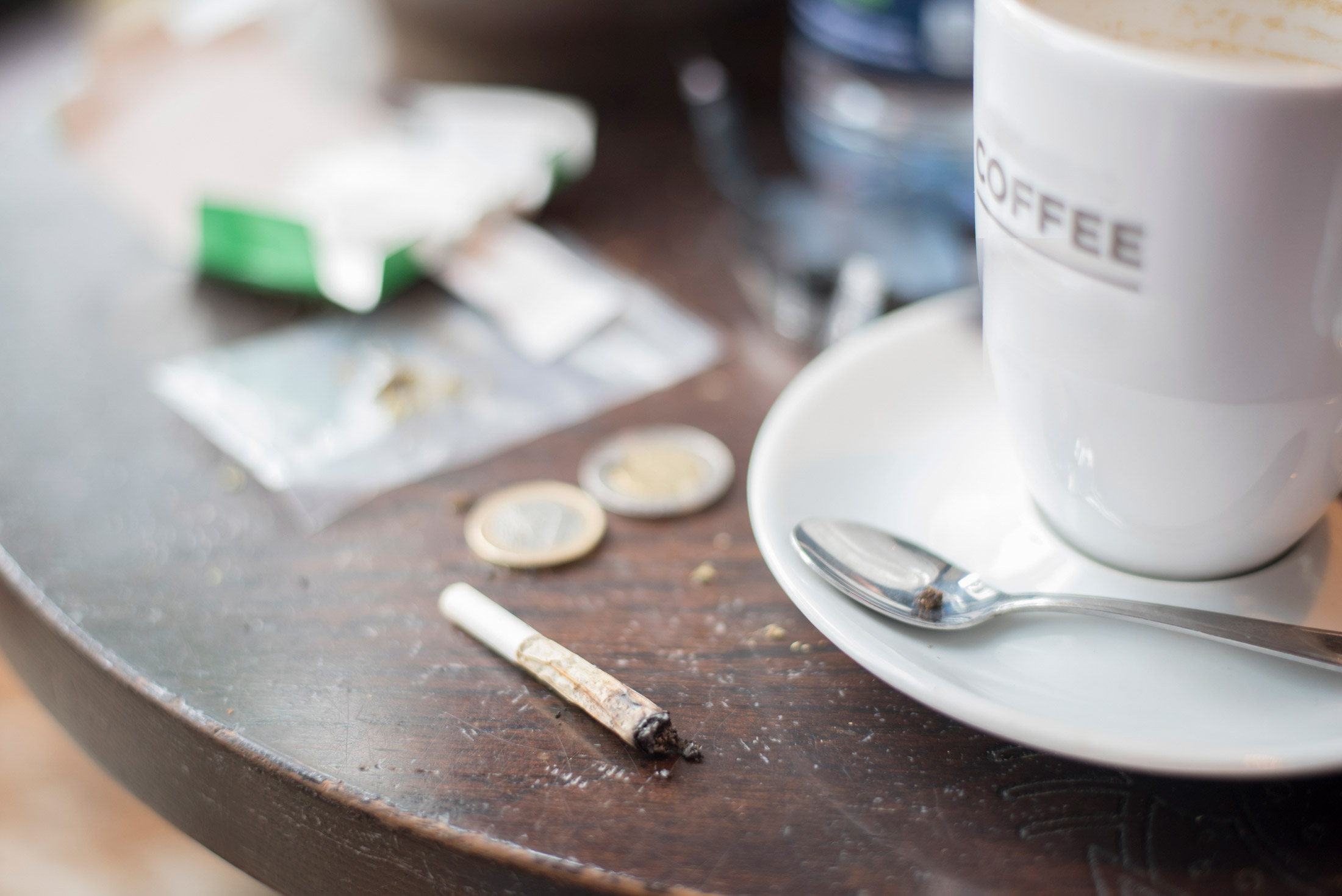 Coffeeshops-Amsterdam-lead