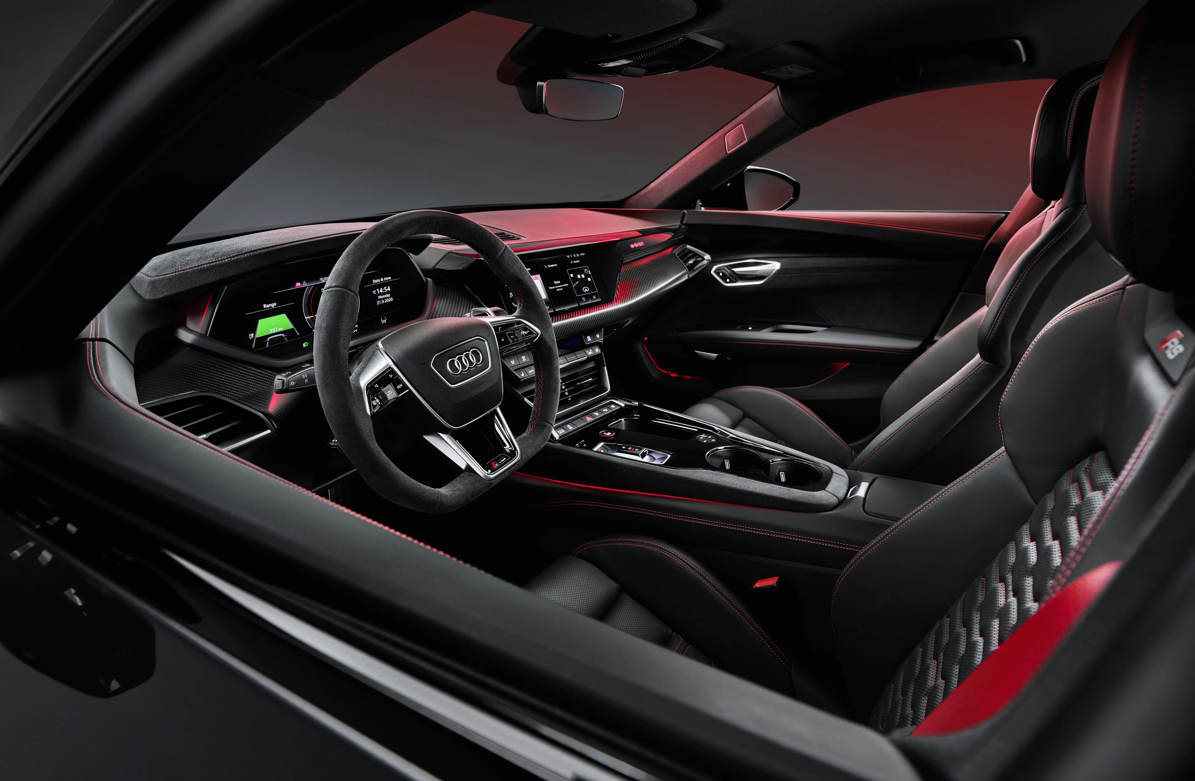 Audi e-tron GT 2023 środek