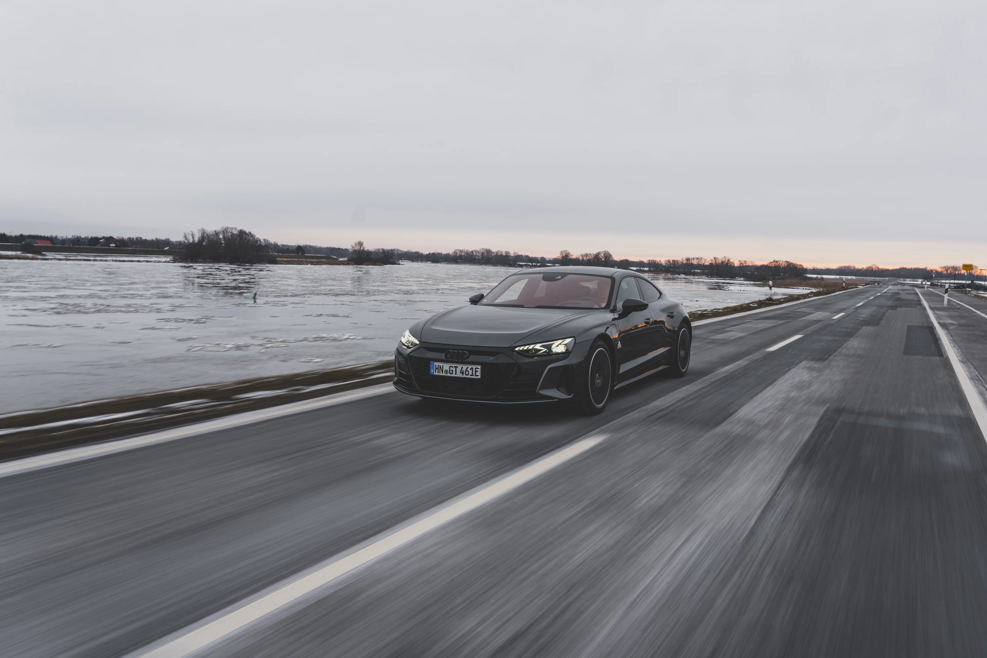 Audi e-tron GT RS 2023 przód 