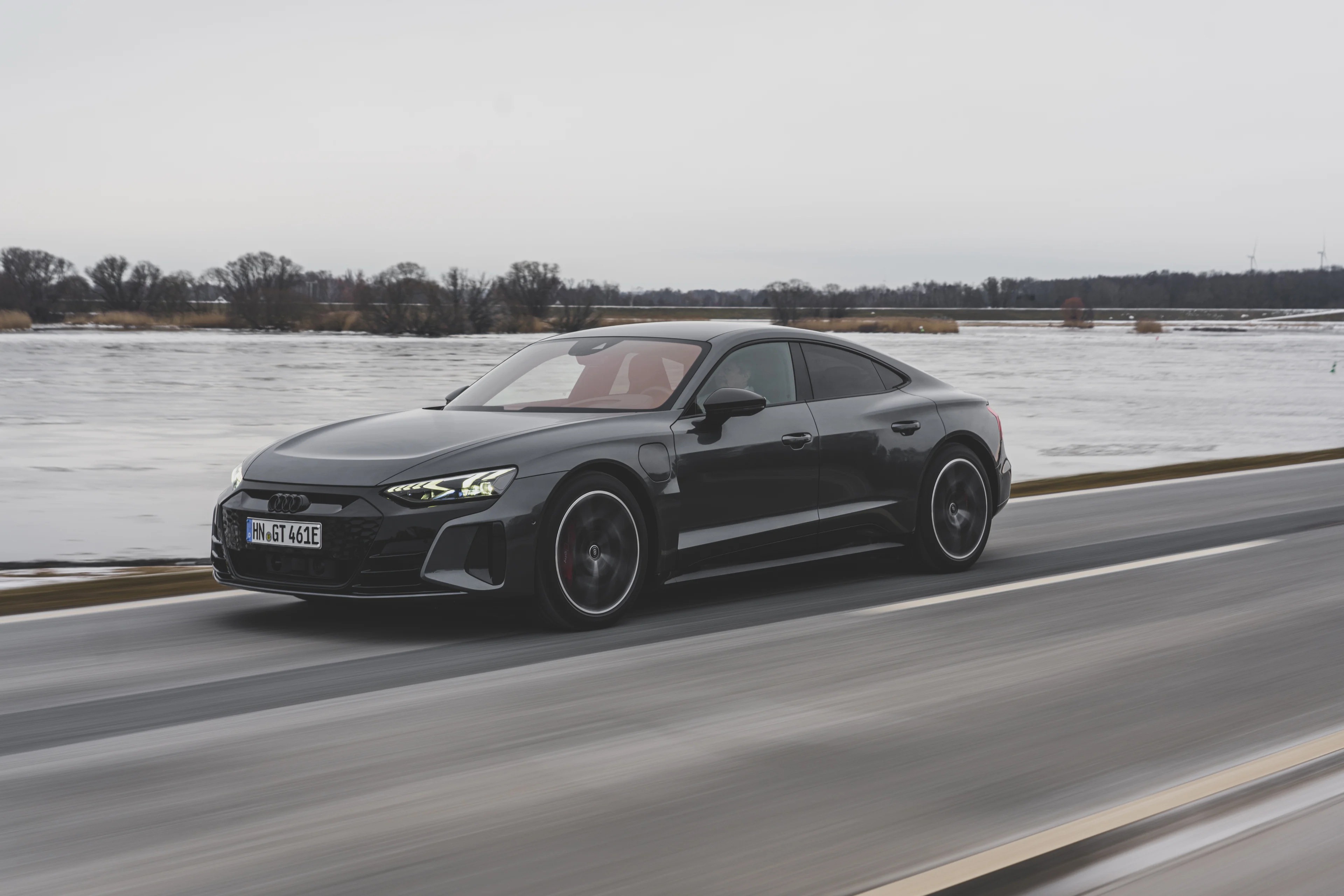 Audi e-tron GT RS 2023 bok