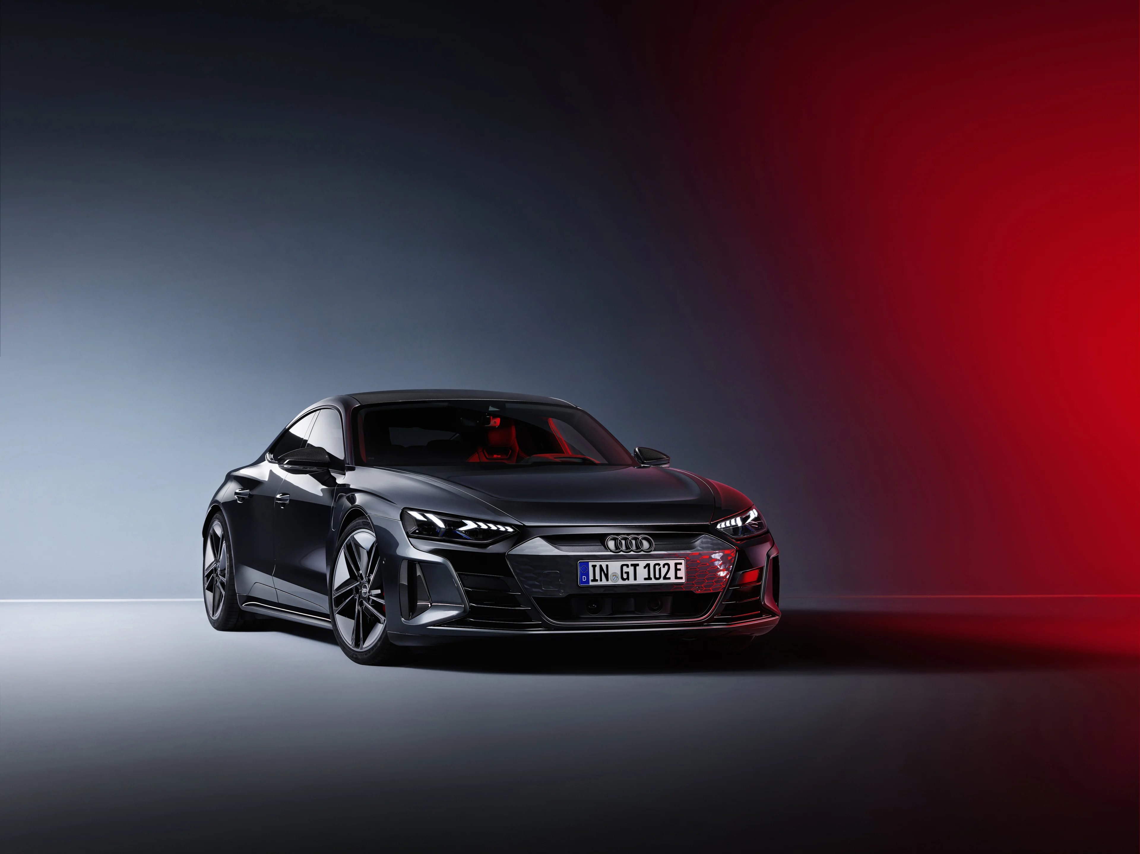 Audi e-tron GT 2023 przód (3)