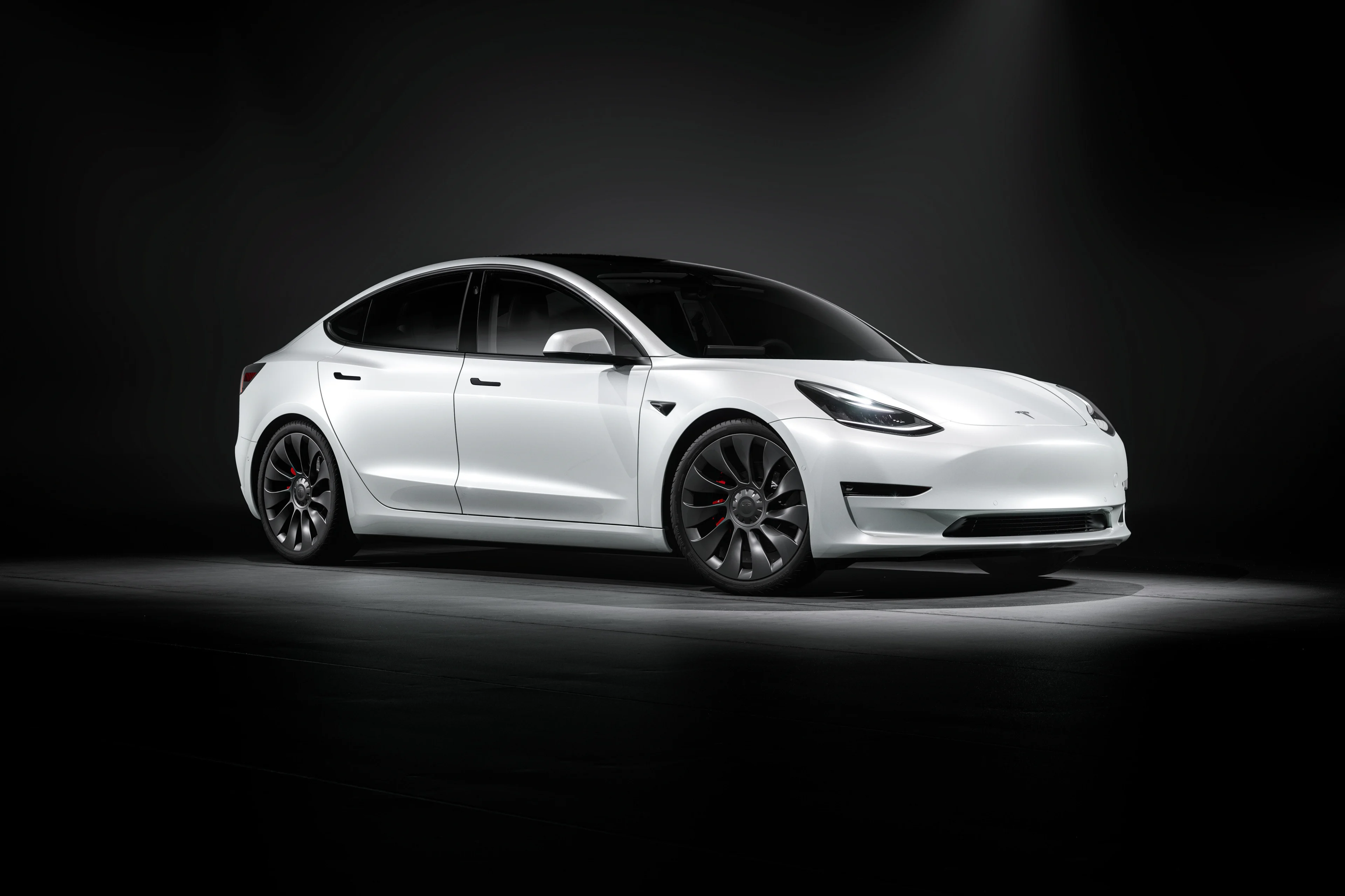 Tesla Model 3 2021 side