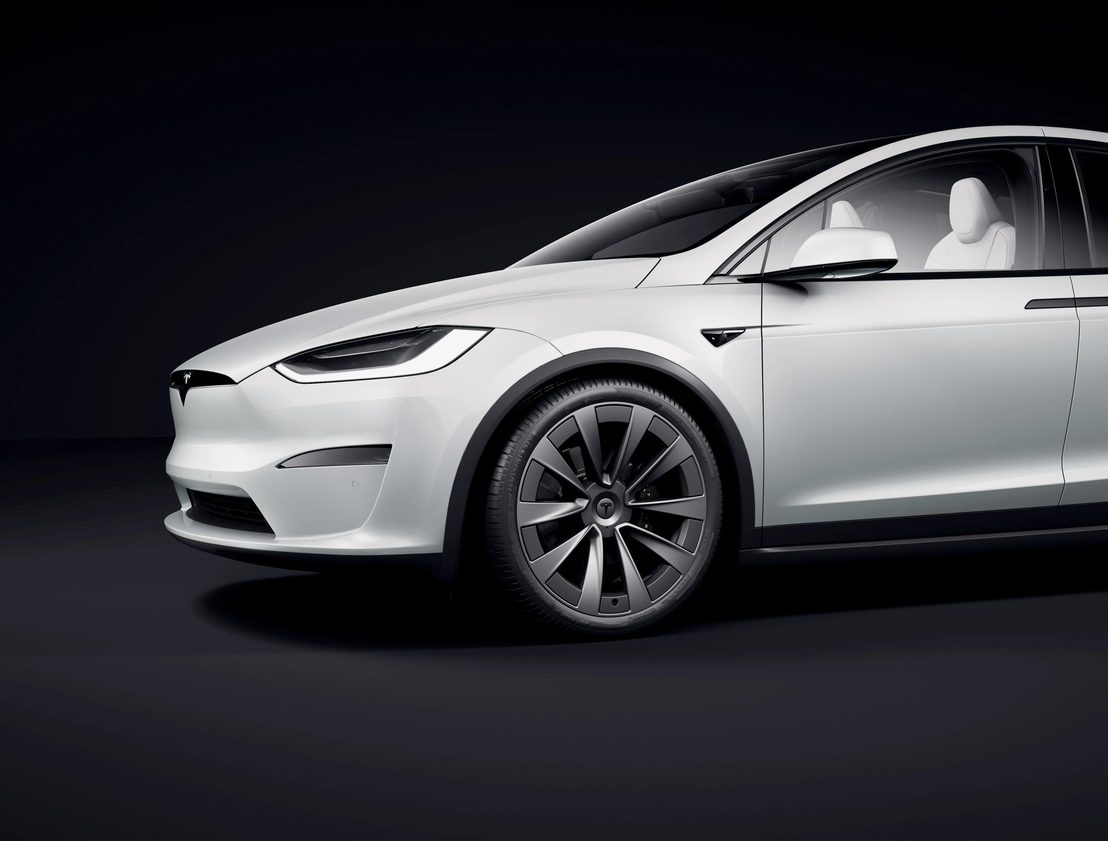 Tesla Model X 2022 front wheel