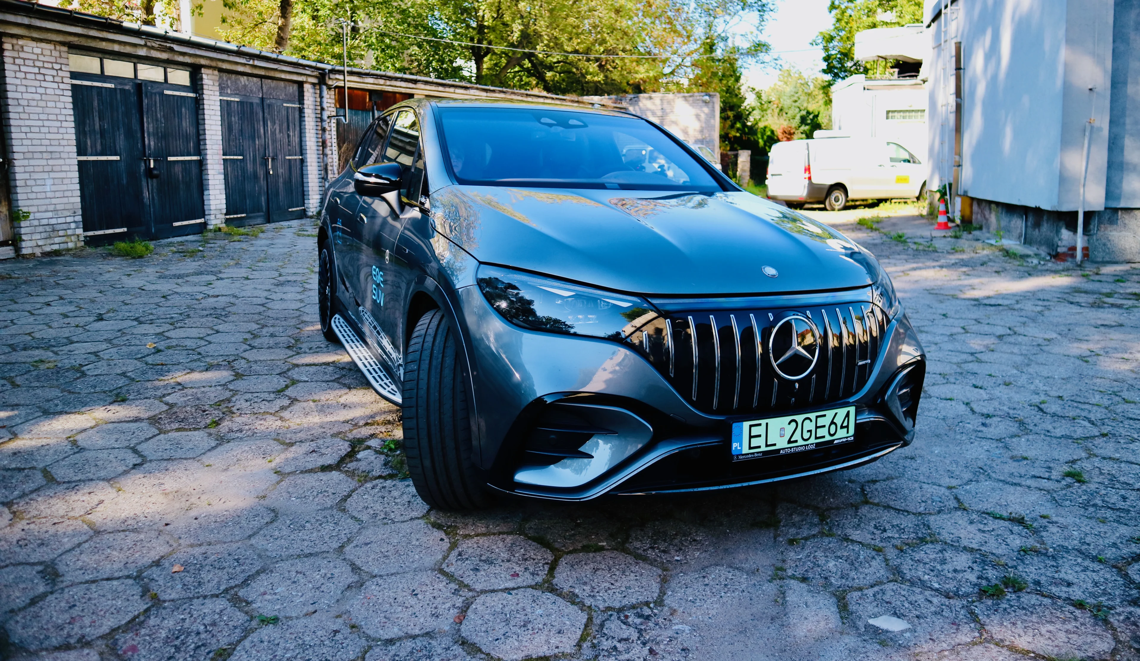 Mercedes EQE SUV