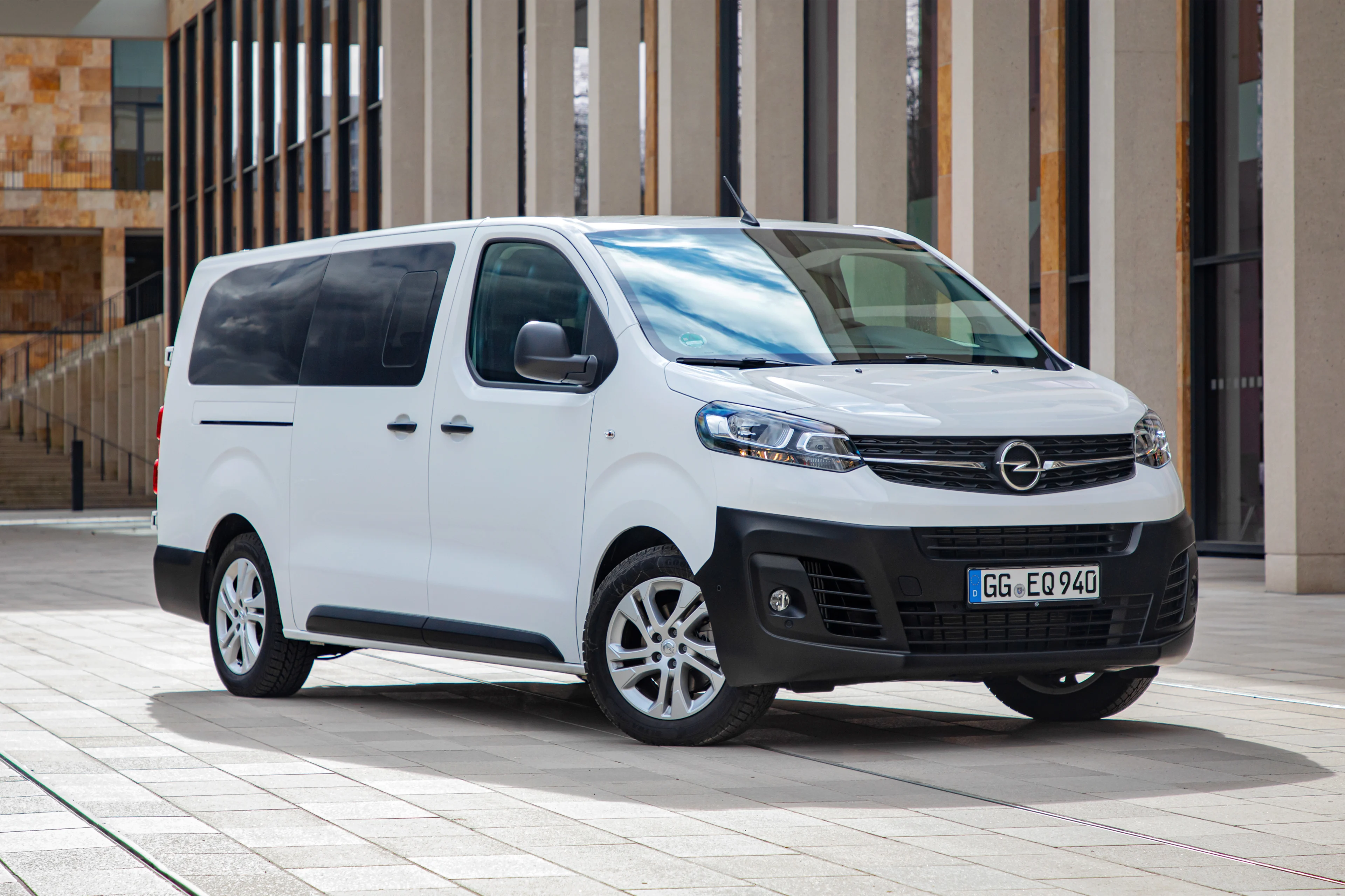 Opel Vivaro e-Combi 2020 przód