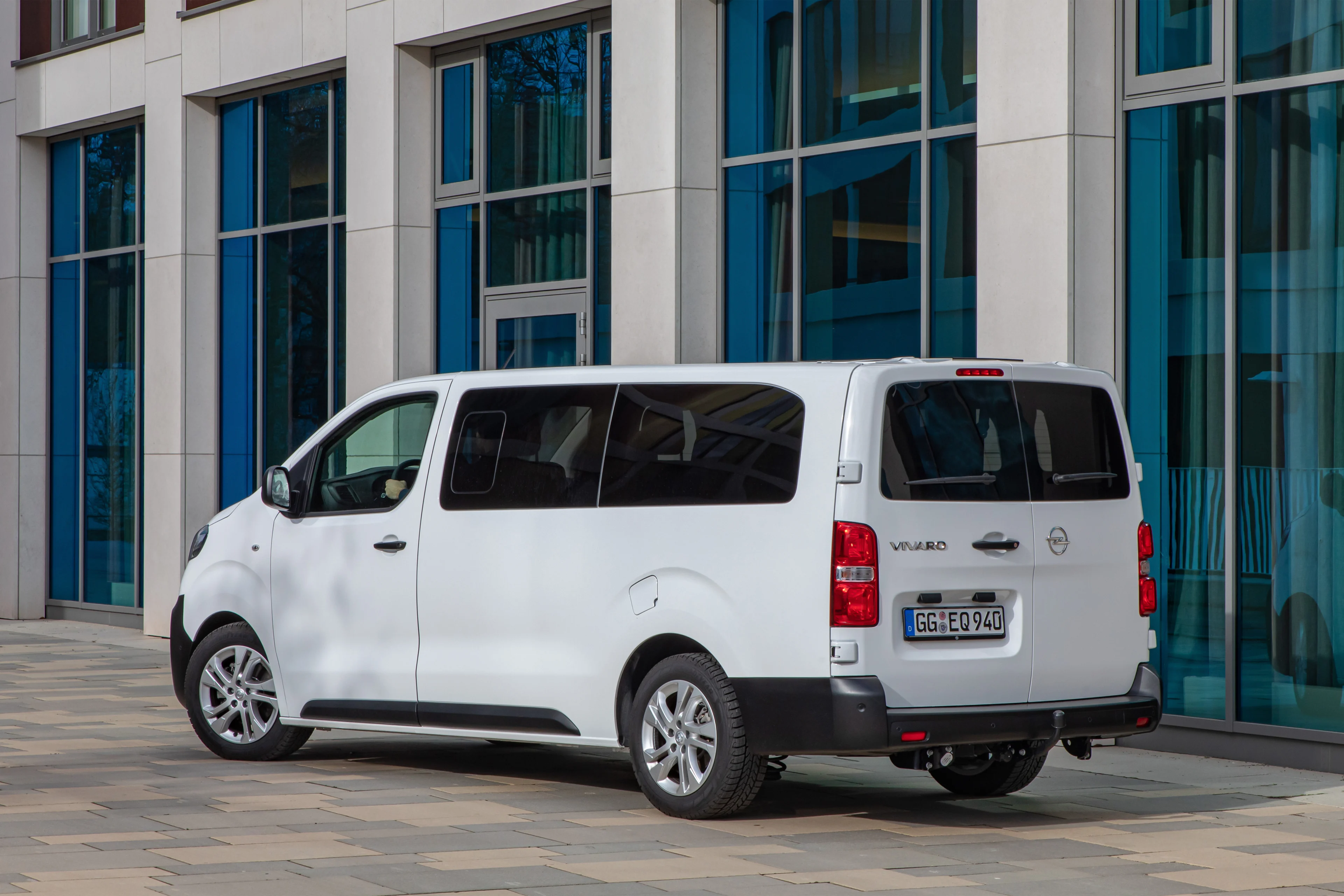 Opel Vivaro e-Combi 2020 bok