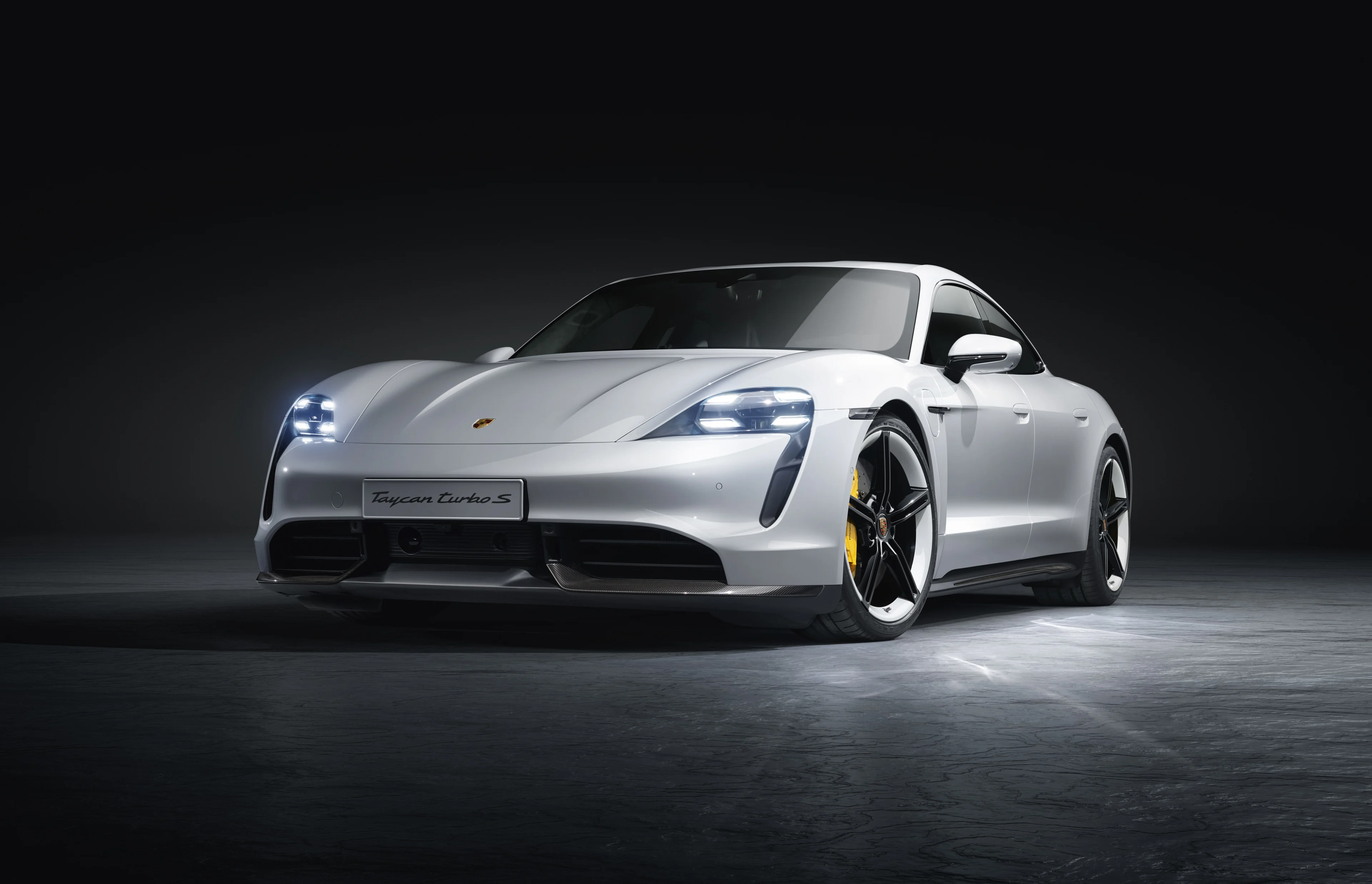 Porsche Taycan Turbo 2020 przód
