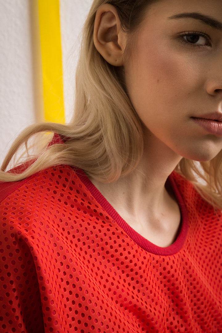 Collection aw16 - AW16_red-crop-tshirt-detail_720x1080.jpg