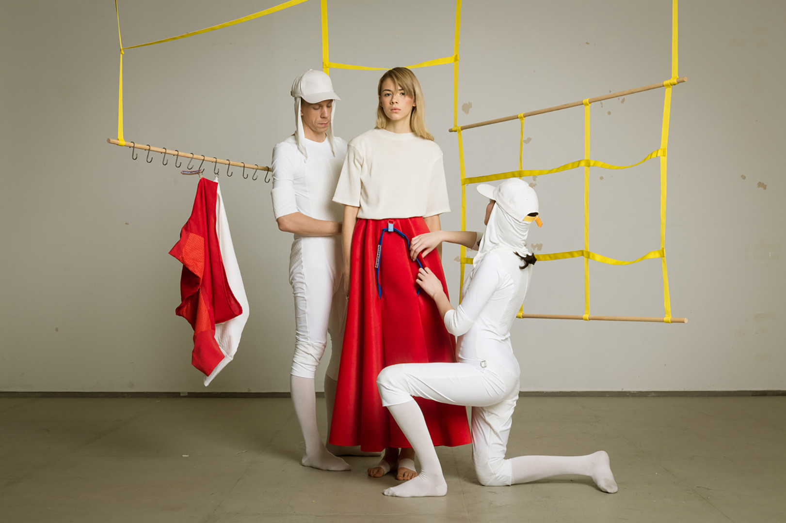 Collection aw16 - AW16_maxi-red-skirt-interactif_1621x1080.jpg