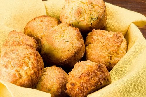 Mini bolo de milho: ótima pedida para o café da tarde