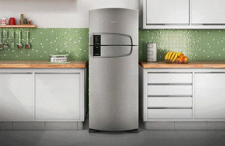 Uma geladeira abrindo e com ilustrações de setas mostrando o movimento de ar dentro dela.