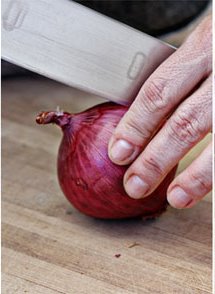 Aprenda a cortar cebola do jeito certo