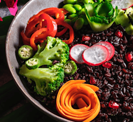 Salada tropical: 12 receitas refrescantes