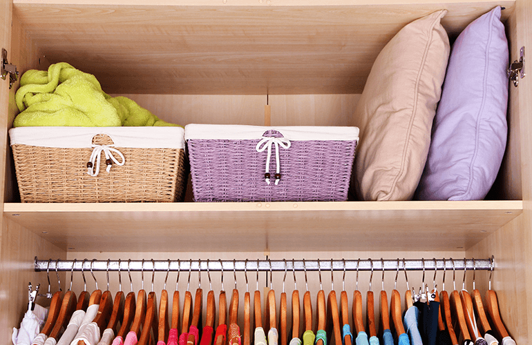 Confira 10 dicas para organizar o guarda-roupa