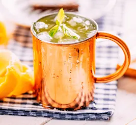 Água aromatizada: conheça 10 receitas para fazer em casa