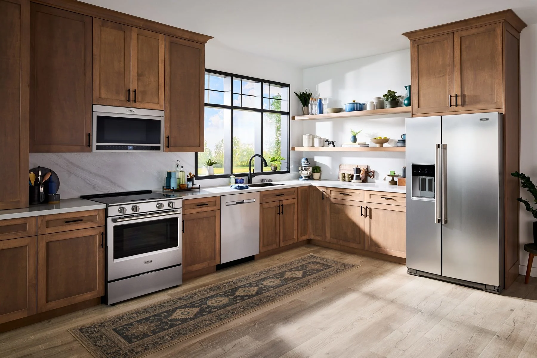 Cocina Maytag con refrigerador side by side