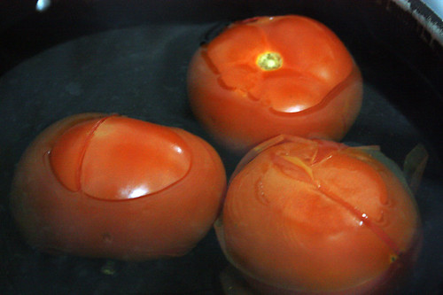 Dica da vovó: tomate pelado caseiro em 5 minutos