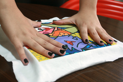 Faᅵa quadros decorativos com camisetas usadas