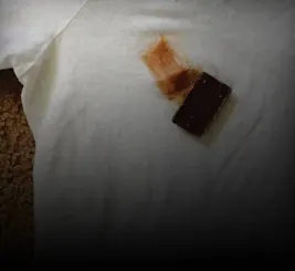 3 jeitos de tirar mancha de chocolate das roupas