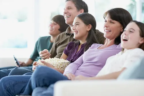 Como organizar uma sessão de cinema em casa
