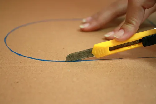 Faça um playground para gatos com caixas de papelão