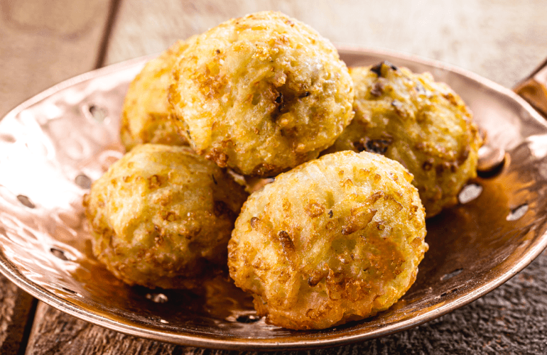 Receita de bolinho de arroz simples e rápida