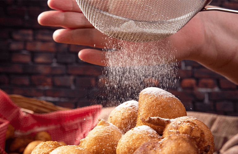 Aprenda como fazer um bolinho de chuva fácil e sequinho