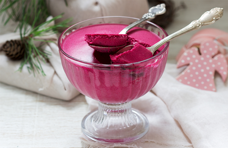 sorvete de gelatina na taça de sobremesa