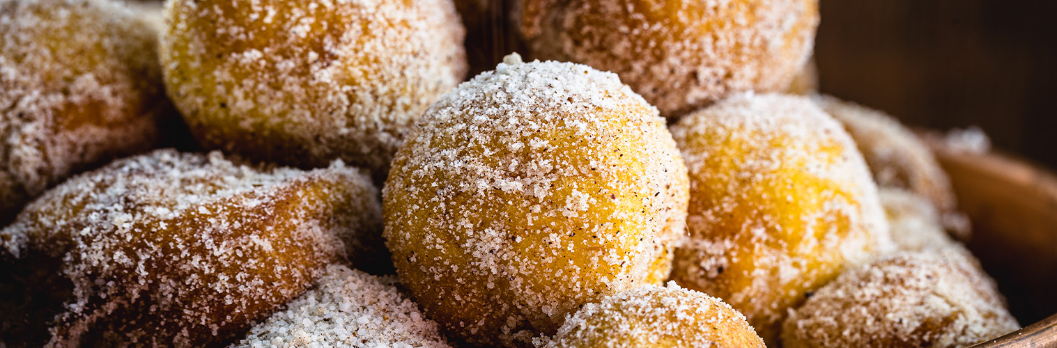 Aprenda como fazer um bolinho de chuva fácil e sequinho