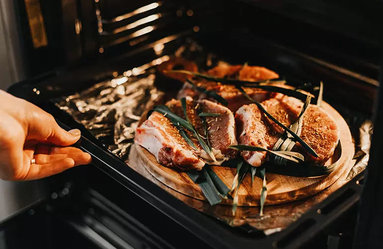 bisteca suína feita no forno