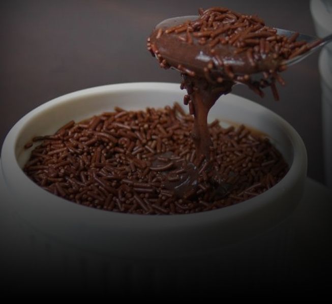 Como fazer brigadeiro de micro-ondas: 9 receitas fáceis