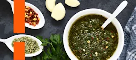 Chimichurri: como preparar o tradicional molho de origem sul-americana