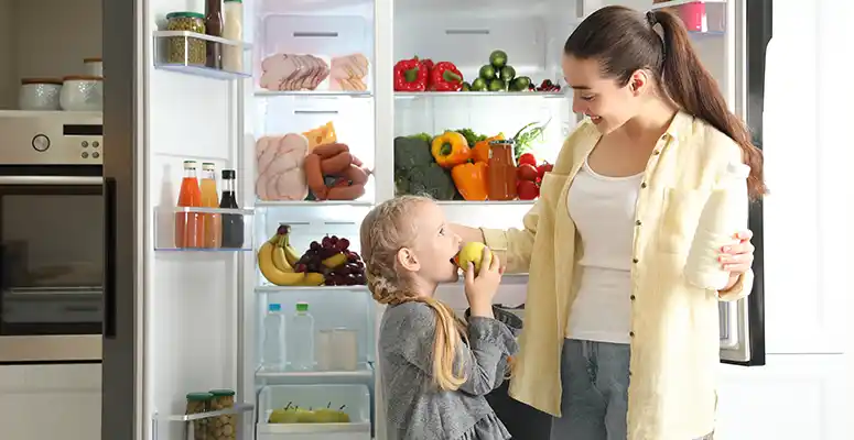 Dicas simples de como tirar mau cheiro da geladeira
