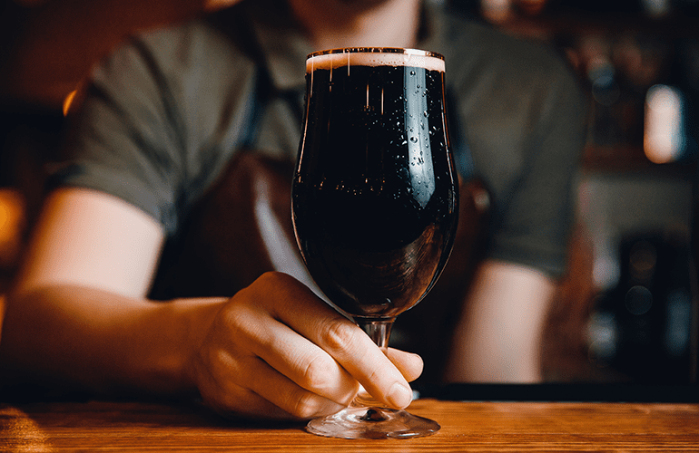 Cerveja artesanal: ingredientes, tipos e como provar