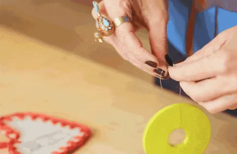 Decoração de quarto infantil: como fazer enfeites com objetos usados
