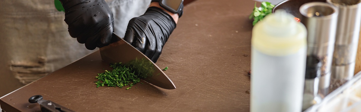 Aromas e Temperos: como usar ervas frescas no Fogão Brastemp