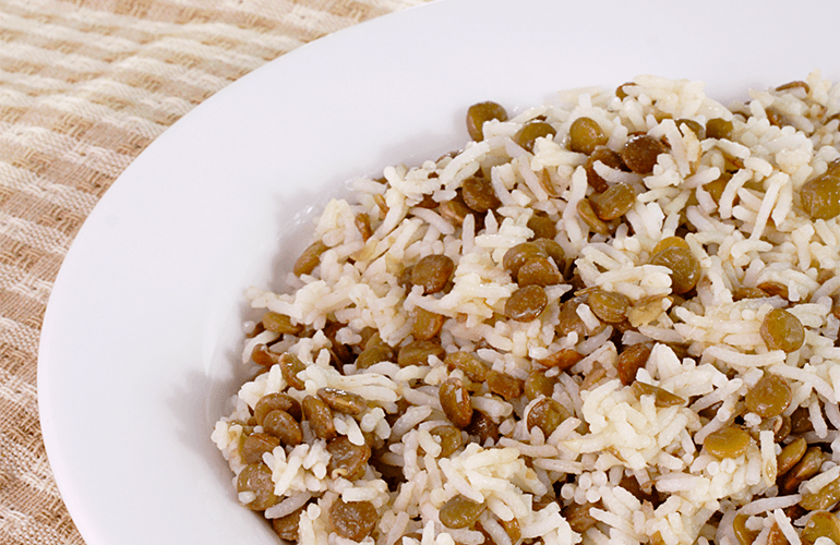 Como preparar arroz com lentilha, uma opção diferente para o seu jantar