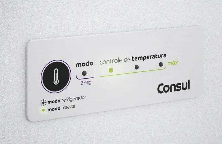 Painel do freezer horizontal com destaque para a função de controle de temperatura