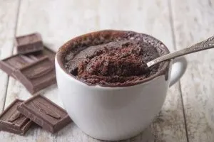Receita de bolo de chocolate de caneca no micro-ondas