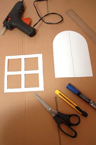 Faça um playground para gatos com caixas de papelão