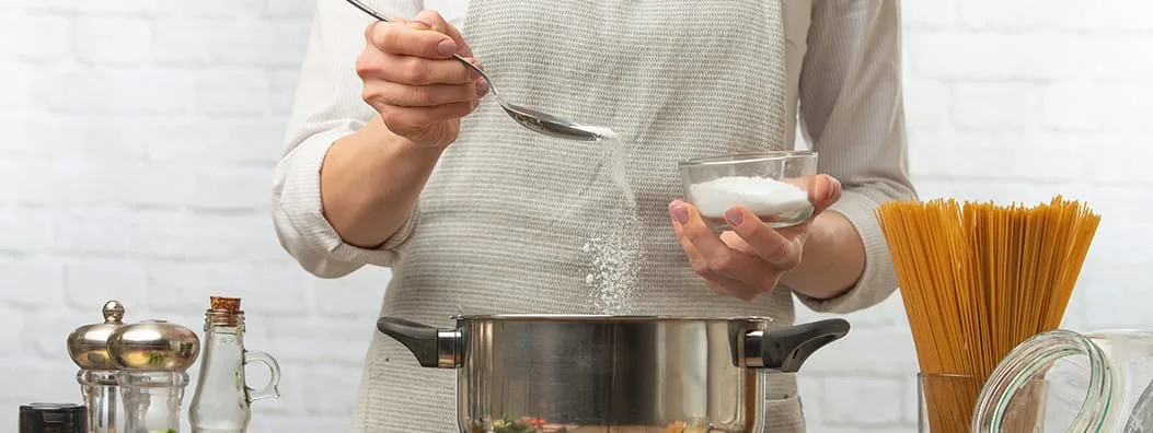 dicas para tirar sal da comida