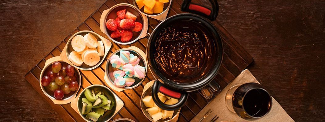 Fondue-Chocolate-Vinho-Mesa